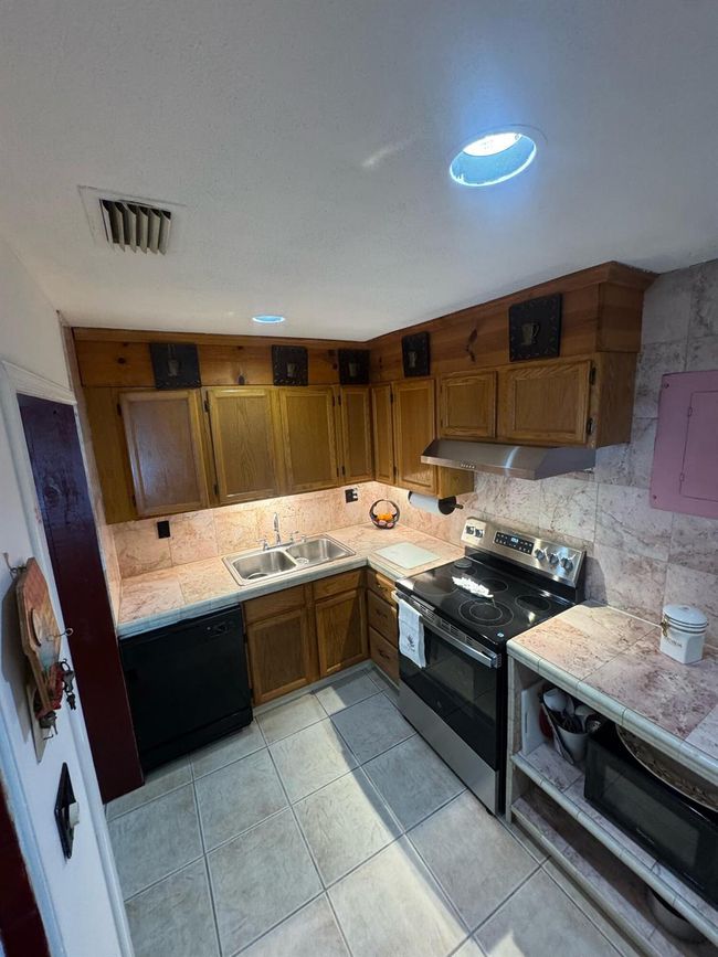 609 4 Th Pl Sw, House other with 2 bedrooms, 1 bathrooms and null parking in Vero Beach FL | Image 6