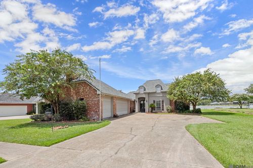 32819 Foxrun Dr, Walker, LA, 70785-5749 | Card Image