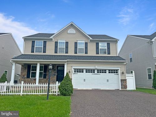 106 Jackie Dr, Gilbertsville, PA, 19525-8921 | Card Image