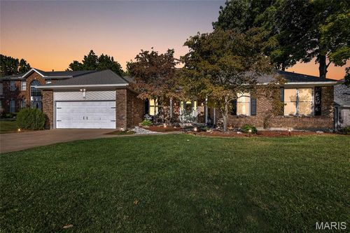 15 Eagles Way Ln, Lake St Louis, MO, 63367-2241 | Card Image