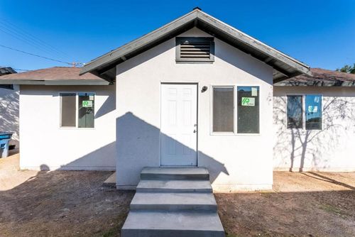 470 W Olive Ave, El Centro, CA, 92243-3049 | Card Image