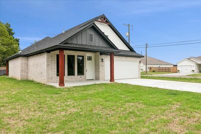 122 Pecan St, House other with 3 bedrooms, 2 bathrooms and null parking in Port Neches TX | Image 3