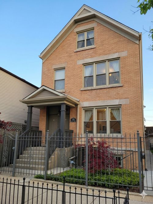 g-3648 W George St, Chicago, IL, 60618-7389 | Card Image