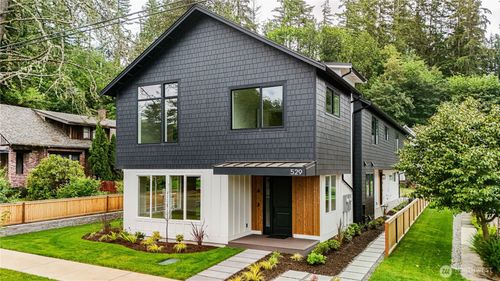 b-529 Se Bush St, Issaquah, WA, 98027-3912 | Card Image