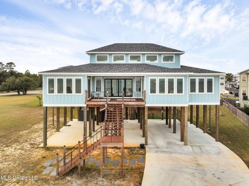 790 W Beach Blvd, Long Beach, MS, 39560-5845 | Card Image