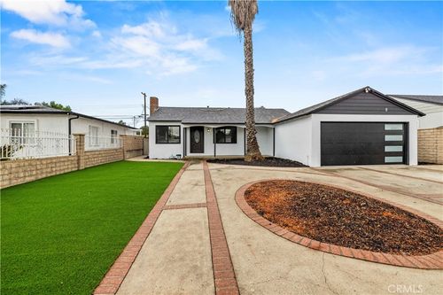 8831 Tyrone Ave, Panorama City, CA, 91402-2512 | Card Image