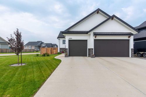 6026 13 St, Lloydminster, AB, T9V3V5 | Card Image