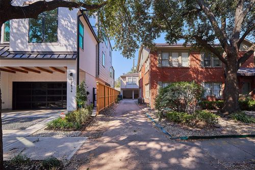 2634 Peckham St, Houston, TX, 77098-1418 | Card Image