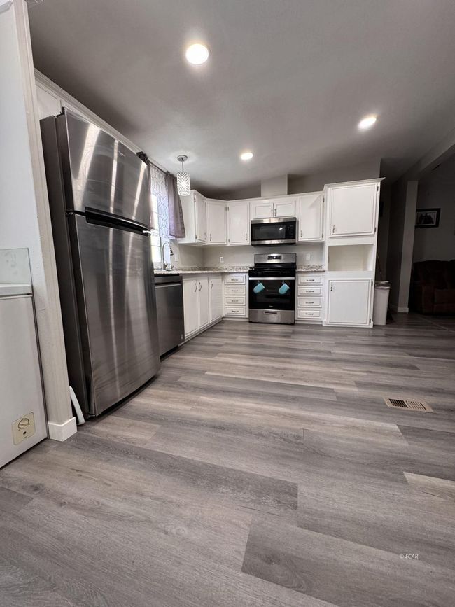 466 Castlecrest Dr, House other with 3 bedrooms, 2 bathrooms and null parking in Spring Creek NV | Image 11