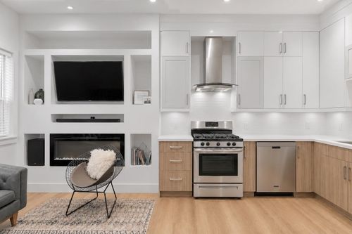 2-1136 E Pender Street, Vancouver, BC, V6A1W5 | Card Image