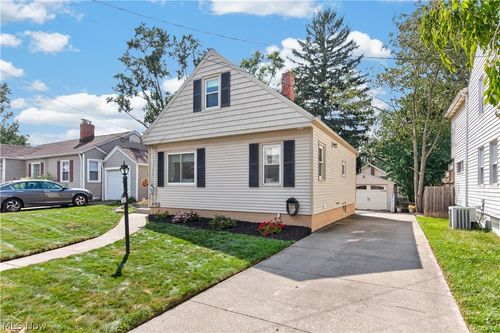 1848 17th St, Cuyahoga Falls, OH, 44223-1834 | Card Image