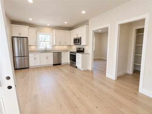 g-124 Wood Street, Bristol, RI, 02809 | Card Image