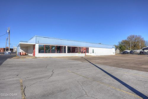 905 W Broadway St, Webb City, MO, 64870-1710 | Card Image