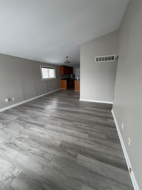 23153 Crossley Ave, Hazel Park, MI, 48030-1668 | Card Image