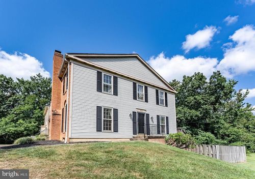 5708 Gladden Ct, ALEXANDRIA, VA, 22303-1054 | Card Image