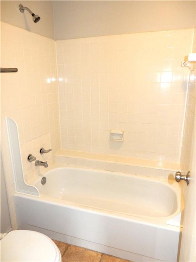 2058 Powers Ferry Trce Se, Condo with 2 bedrooms, 3 bathrooms and 2 parking in Marietta GA | Image 13