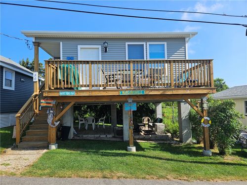 854 Matunuck Beach Rd, South Kingstown, RI, 02879-7071 | Card Image