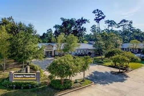 1131 Causeway Blvd, Mandeville, LA, 70471-3208 | Card Image