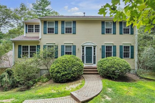 31 Estate Dr, Exeter, RI, 02822-2816 | Card Image