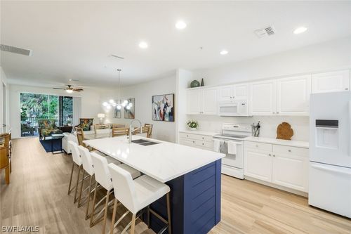 105-4843 Hampshire Ct, NAPLES, FL, 34112-7972 | Card Image