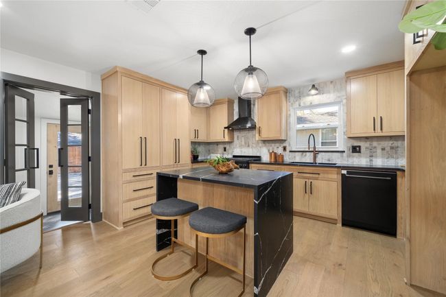 6746 Braeburn Dr, House other with 3 bedrooms, 2 bathrooms and null parking in Dallas TX | Image 15