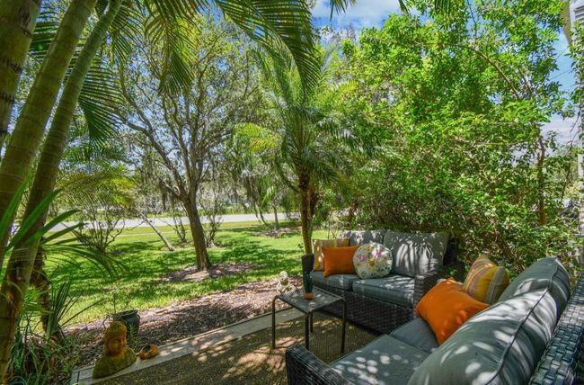 12472 Country White Cir, Townhouse with 2 bedrooms, 2 bathrooms and null parking in TAMPA FL | Image 36