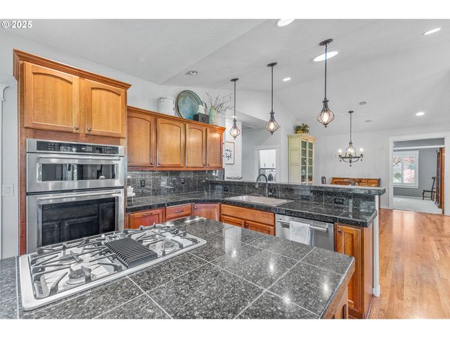 3460 Summers Ln Se, House other with 3 bedrooms, 3 bathrooms and 2 parking in Turner OR | Image 12