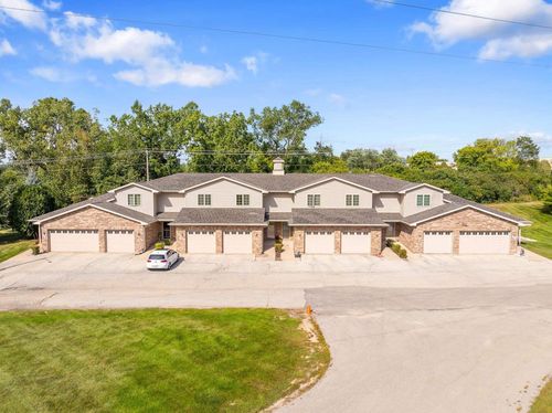 5-2127 Royal Crest Circle, BELLEVUE, WI, 54311 | Card Image