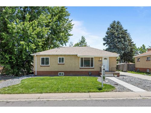 2582 S Uno Way, Denver, CO, 80219-5637 | Card Image
