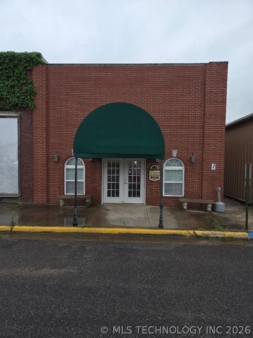 1015 Main St, Quinton, OK, 74561 | Card Image