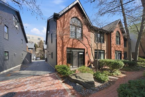 16-1801 Diversey Pkwy, Chicago, IL, 60614-1050 | Card Image