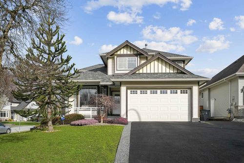 18111 68a Ave, Surrey, BC, V3S9C2 | Card Image