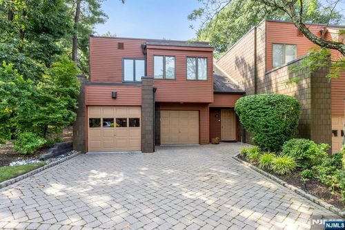 2 Old Quarry Rd, Englewood, NJ, 07631-5123 | Card Image