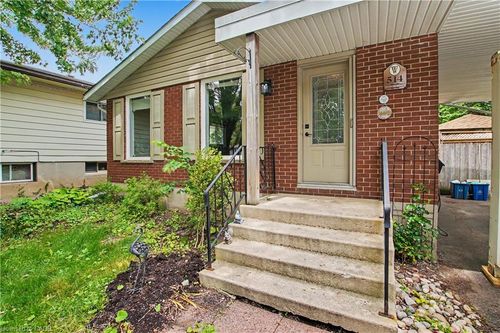 514 Havelock Dr, Waterloo, ON, N2L4N7 | Card Image