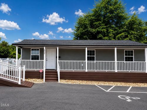 809 Katie St, Fayetteville, NC, 28306-2810 | Card Image