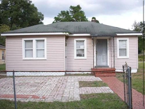 9302 N 12th St, Tampa, FL, 33612-8525 | Card Image