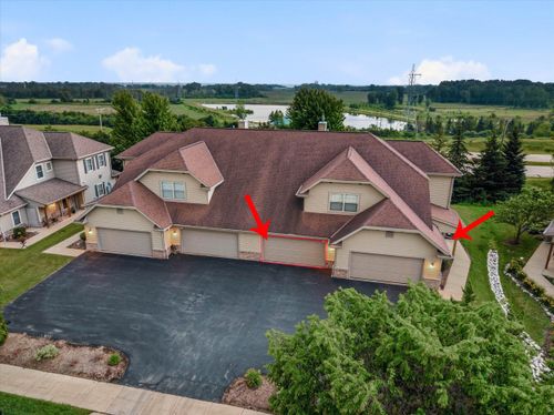 1724 New Port Vista Dr, Grafton, WI, 53024-9390 | Card Image