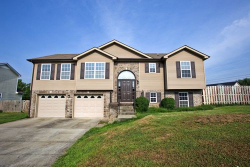 3420 Bradfield Dr, Clarksville, TN, 37042-8153 | Card Image
