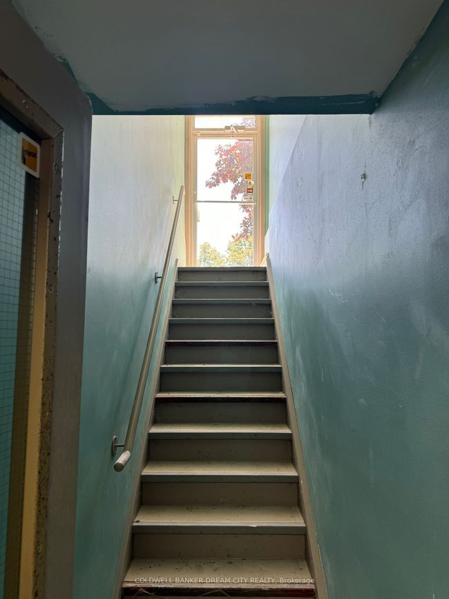 93 Main St, House other with 5 bedrooms, 5 bathrooms and 6 parking in Highgate ON | Image 31