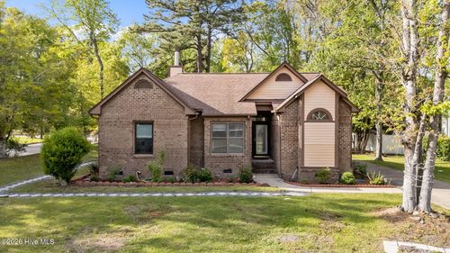 801 Deerfoot Cir, New Bern, NC, 28562-4232 | Card Image