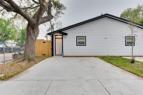 a-2702 Reid Street, Houston, TX, 77026 | Card Image