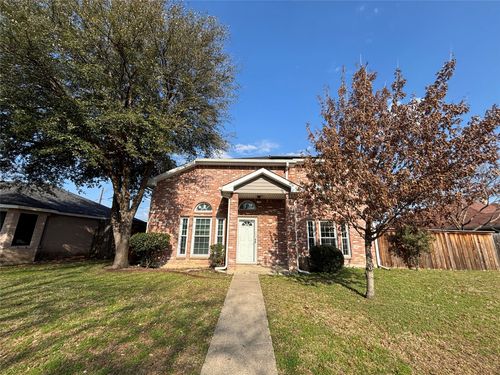 805 Hillbrooke Dr, Arlington, TX, 76001-7583 | Card Image