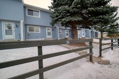 42-195 Manora Pl Ne, Calgary, AB, T2A5J8 | Card Image