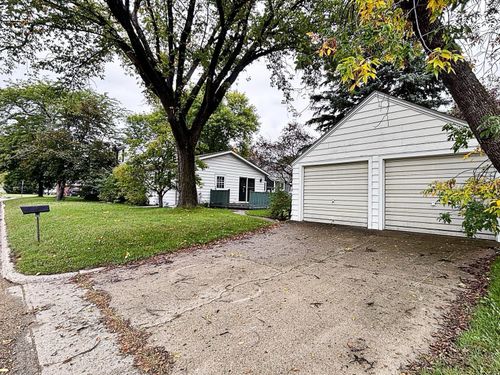 802 12th St N, Benson, MN, 56215-1216 | Card Image