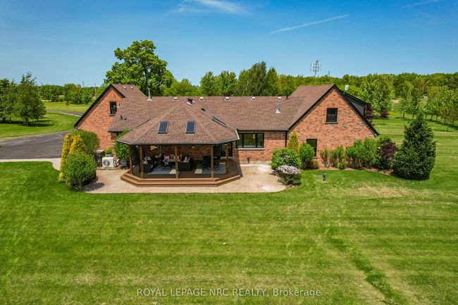 2021 Victoria Ave, Home with 5 bedrooms, 4 bathrooms and 50 parking in Pelham ON | Image 34