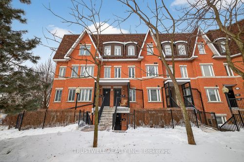 298-306 John St, Thornhill, ON, L3T0A7 | Card Image