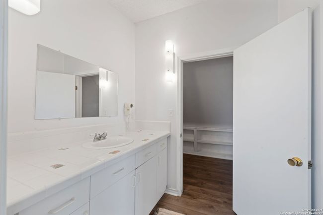 388 Oak Trl, House other with 3 bedrooms, 5 bathrooms and null parking in Pipe Creek TX | Image 34