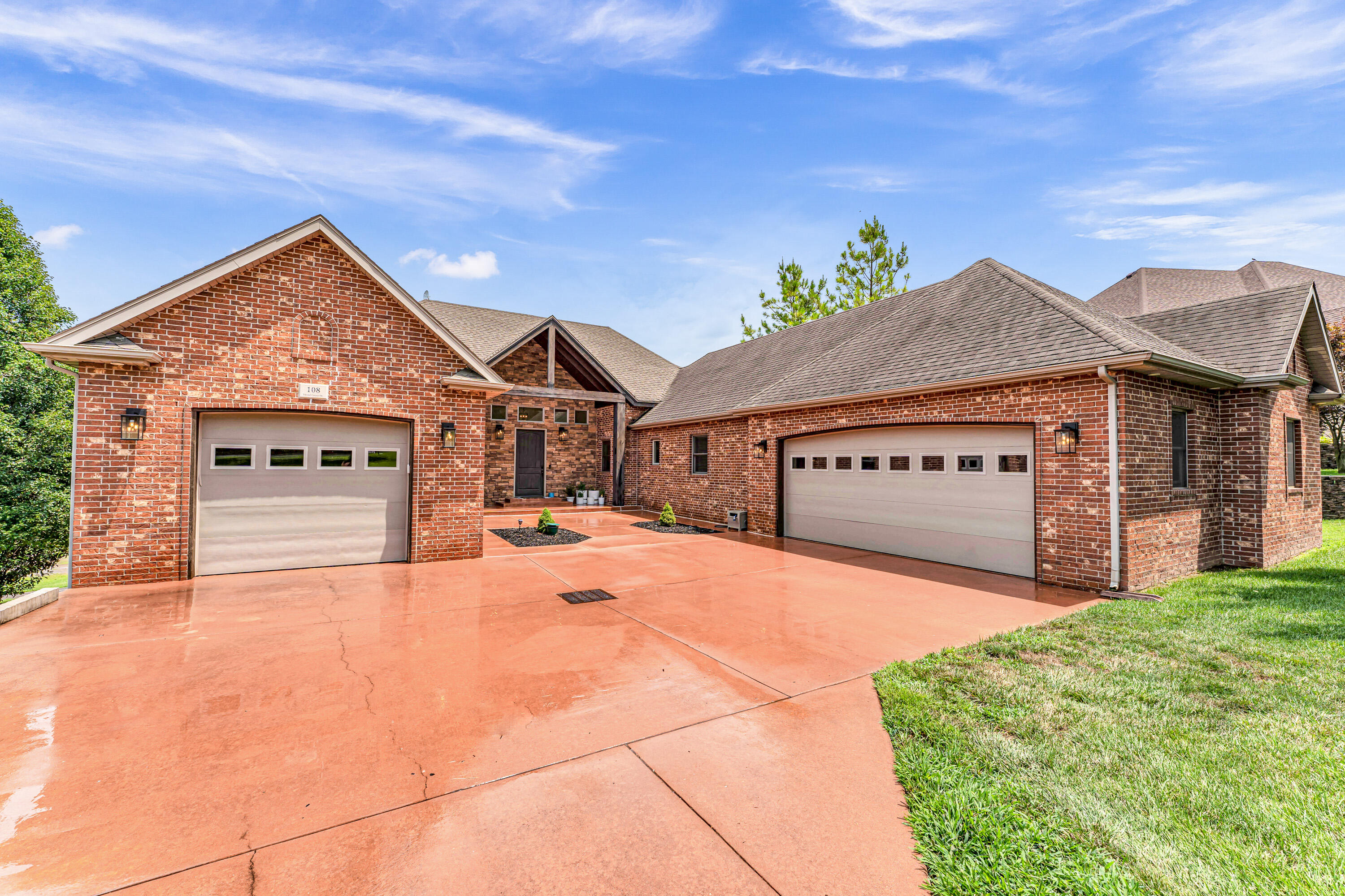 Island Green Dr, Republic, MO 65738