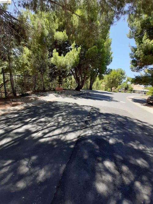17 Bradley Ln, Antioch, CA, 94509-4412 | Card Image