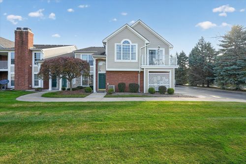 4101 Berkshire Dr, Sterling Heights, MI, 48314-1214 | Card Image